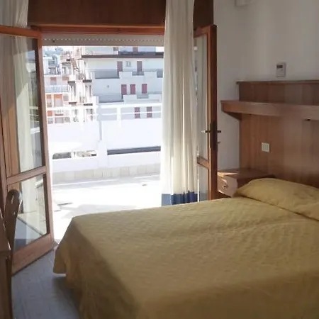 Hotel Pigalle 3*